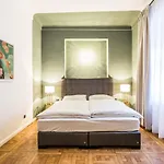 Designer Boutique Trauttmansdorffgasse Грац