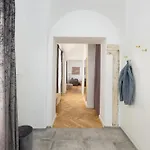 Designer Boutique Trauttmansdorffgasse