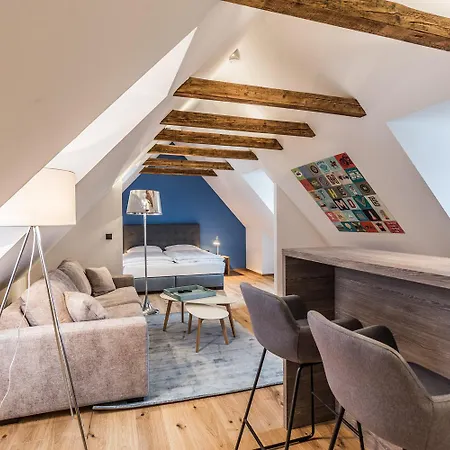 Designer Boutique Trauttmansdorffgasse *