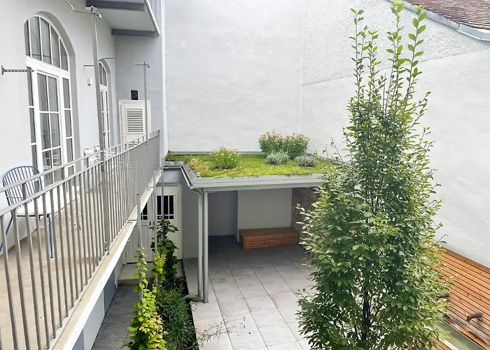 Designer Boutique Trauttmansdorffgasse *