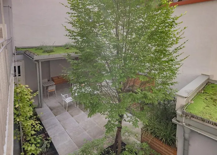 Designer Boutique Trauttmansdorffgasse *